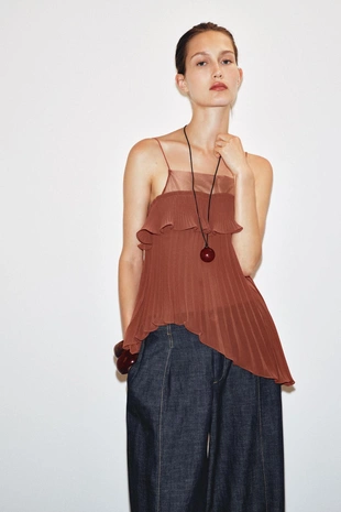 Плиссированный топ с воланом- Заказать в России