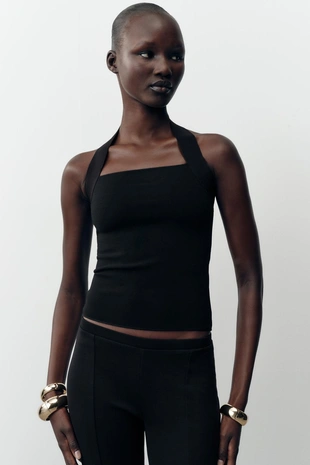 Эластичный топ с горловиной халтер