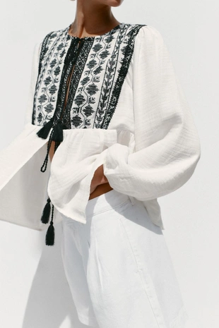 Куртка с контрастной вышивкой- Заказать в России