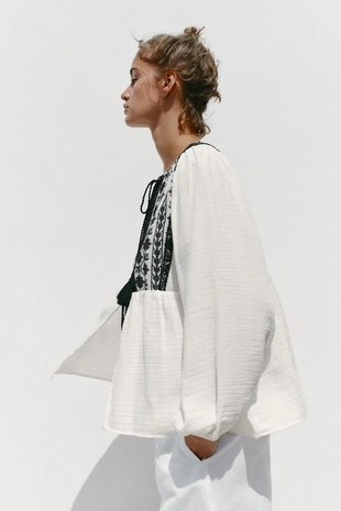 Куртка с контрастной вышивкой- Заказать в России