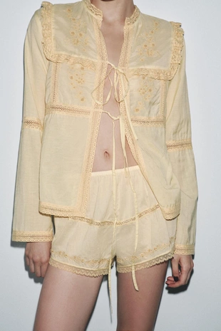 Шорты с вышивкой, цветами и кружевом — LIMITED EDITION- Заказать в России