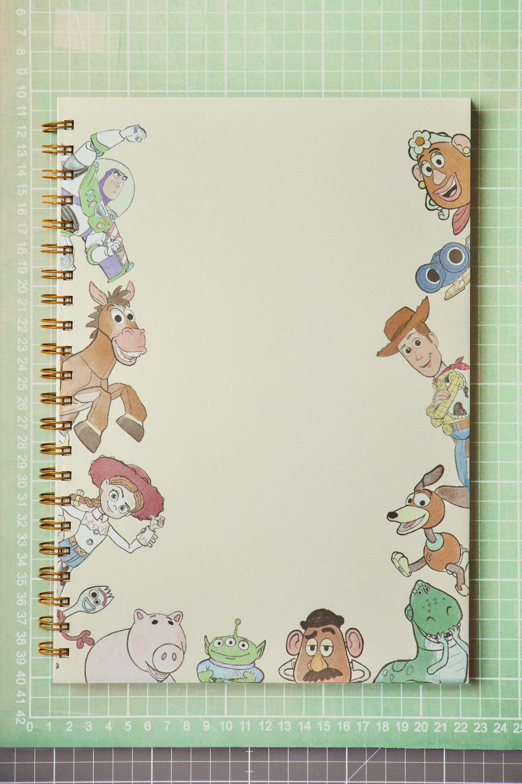 Детский блокнот toy story ©disney/pixar с большим кольцевым переплетом