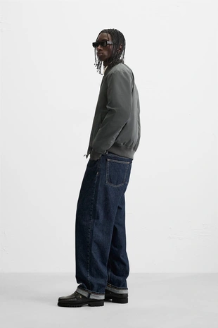 Легкая куртка-бомбер