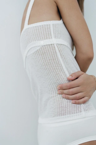 Трикотажный топ с пуговицами- Заказать в России