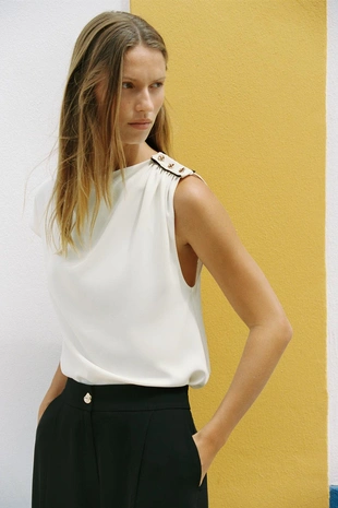 Блузка с пуговицами на плече- Заказать в России