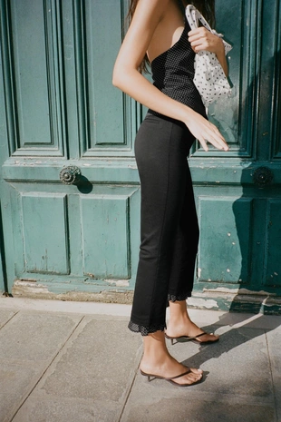 Укороченные брюки клеш с воланами- Заказать в России