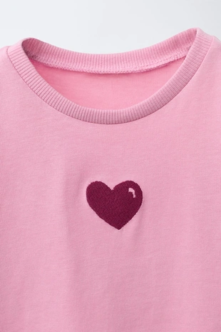 Футболка с вышивкой и текстом