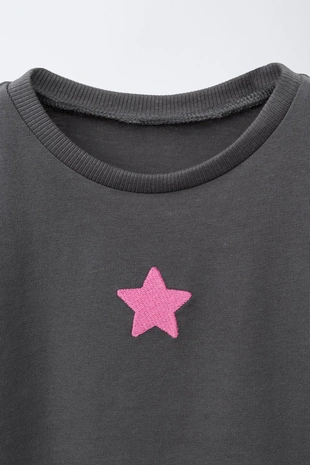 Футболка с вышивкой и текстом