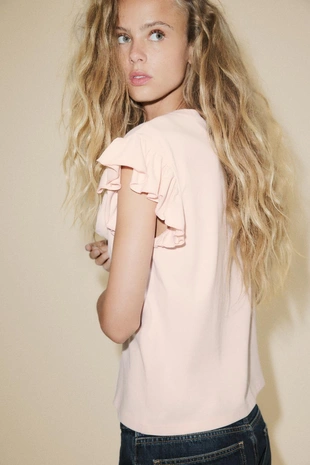 Футболка с розами и рельефом- Заказать в России