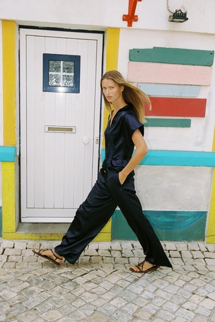 Брюки WIDE LEG из атласной ткани- Заказать в России