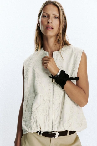 Жилет с вышивкой- Заказать в России