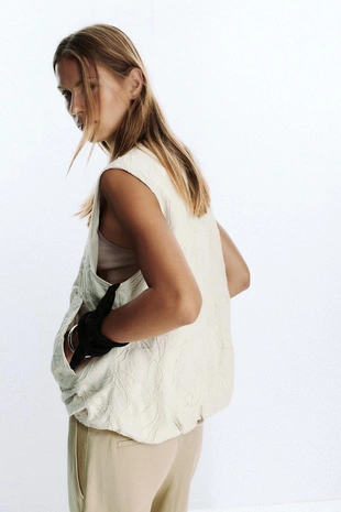 Жилет с вышивкой- Заказать в России