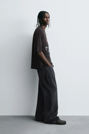 Футболка с эффектом потертости и принтом- Заказать в России