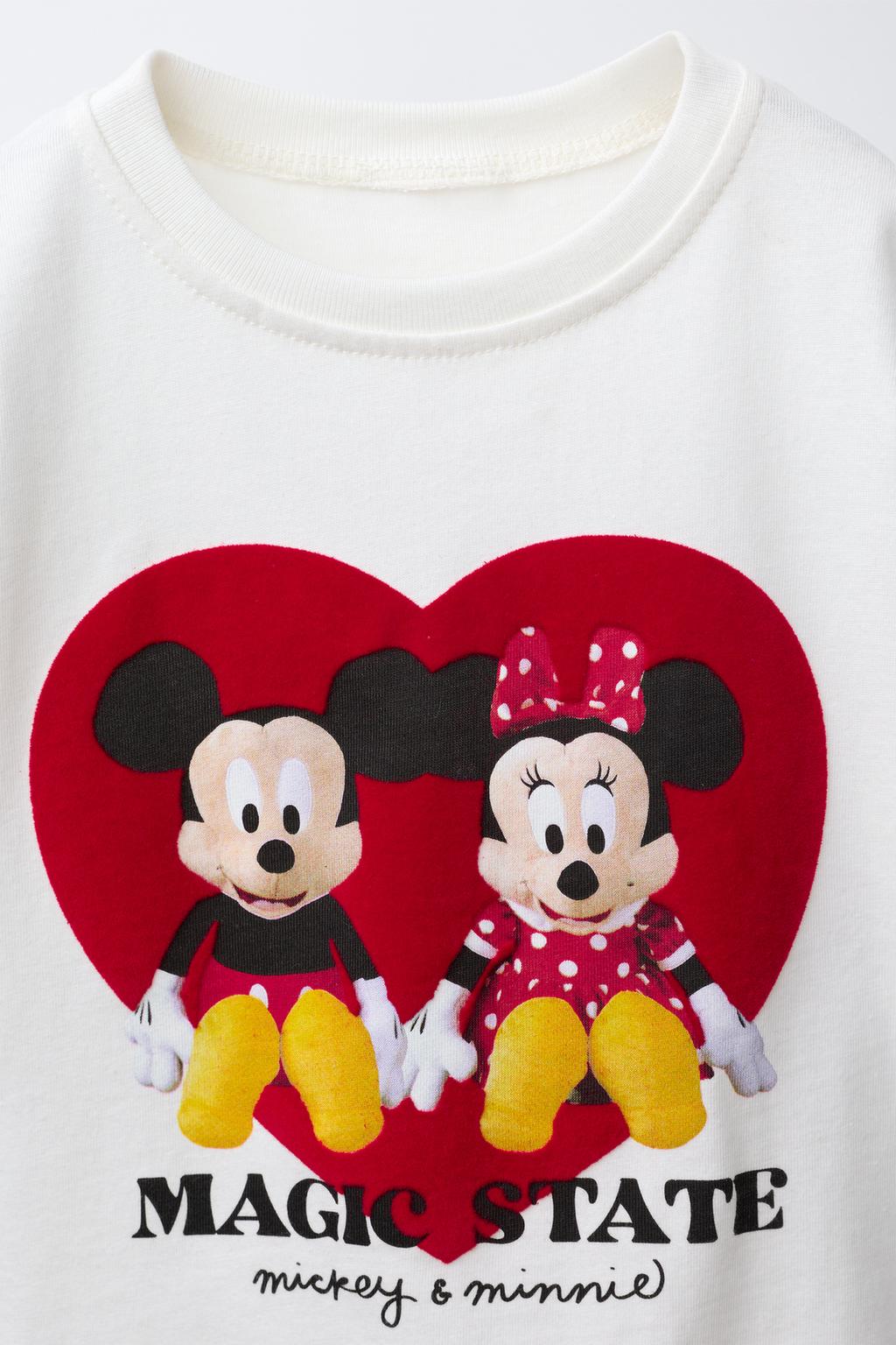 ФУТБОЛКА С РЕЛЬЕФНЫМ ПРИНТОМ MICKEY Y MINNIE MOUSE © DISNEY