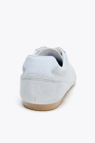 Кожаные кроссовки с контрастными деталями