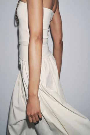 Комбинированное платье с поясом- Заказать в России