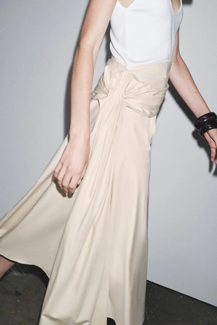 Комбинированное платье со складками- Заказать в России