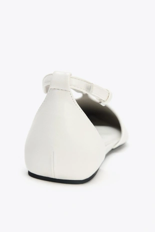 Туфли на плоской подошве с ремешком- Заказать в России