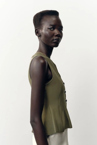 Трикотажный топ с баской