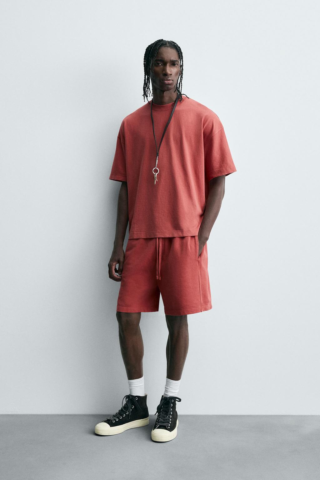 ФУТБОЛКА BOXY FIT С ЭФФЕКТОМ ПОТЕРТОСТИ ИЗ ЛЕГКОЙ ТКАНИ