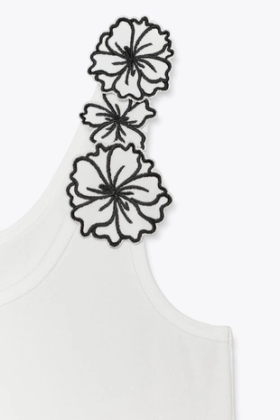 Топ с цветочной аппликацией- Заказать в России