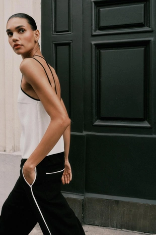 Топ в бельевом стиле с контрастной отделкой- Заказать в России