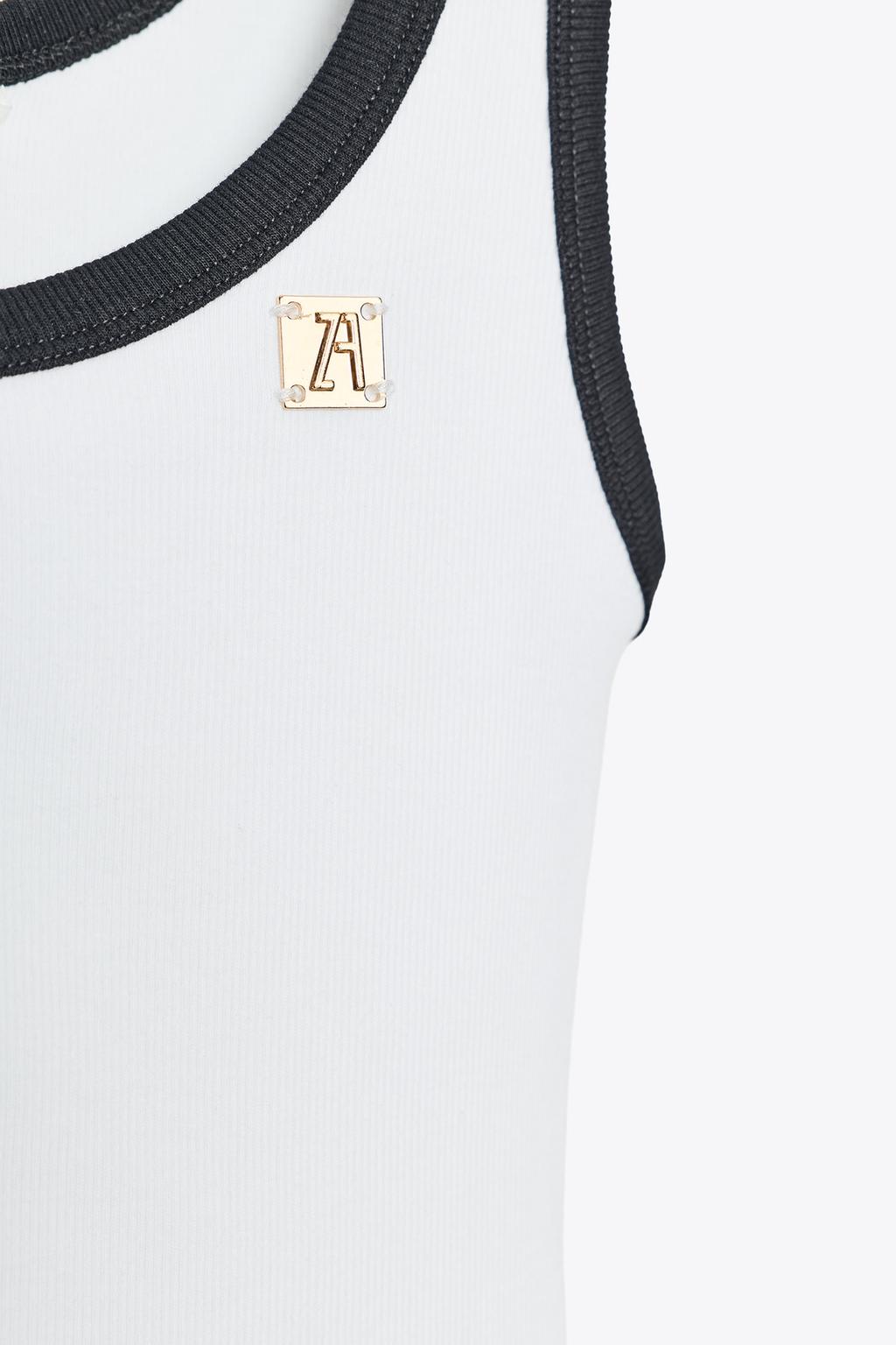ТОП С ОТДЕЛКОЙ И БРОШЬЮ ZARA