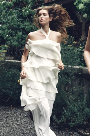 Мини-платье с воланами- Заказать в России