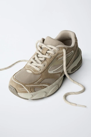 Спортивные кроссовки из разных материалов- Заказать в России