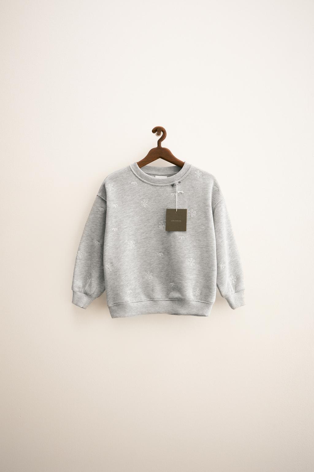 ZARA TIMELESS - ТОЛСТОВКА С ВЫШИВКОЙ В ВИДЕ ЦВЕТОВ