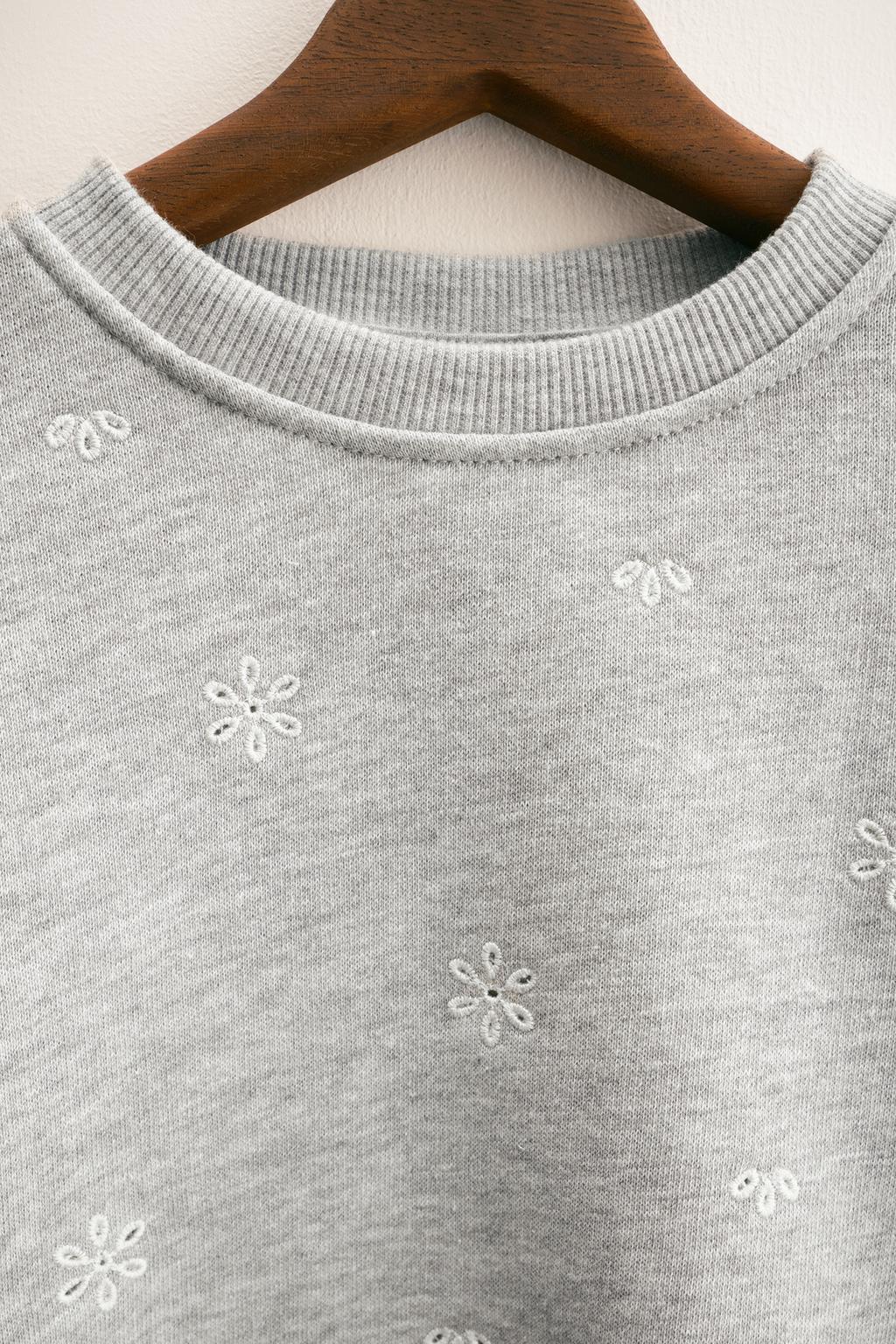 ZARA TIMELESS - ТОЛСТОВКА С ВЫШИВКОЙ В ВИДЕ ЦВЕТОВ