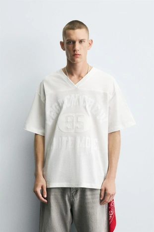 Футболка с комбинированным текстом- Заказать в России