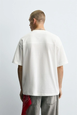 Футболка с комбинированным текстом- Заказать в России