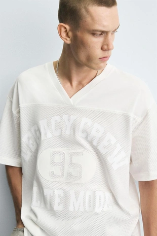 Футболка с комбинированным текстом- Заказать в России