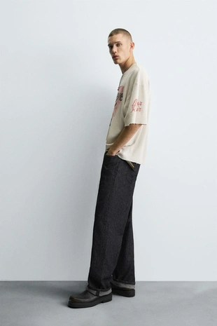 Трикотажная футболка с принтом и эффектом стирки- Заказать в России