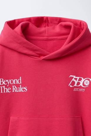 Комплект из толстовки с капюшоном и шортов с надписью- Заказать в России