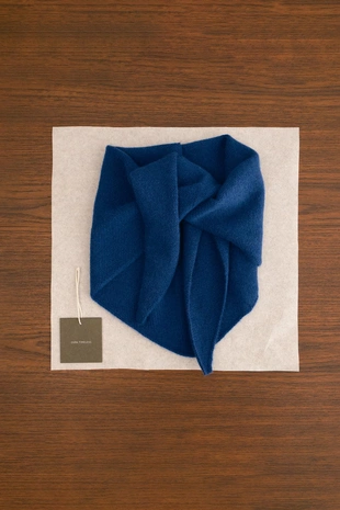 ZARA TIMELESS — косынка из 100% кашемира- Заказать в России