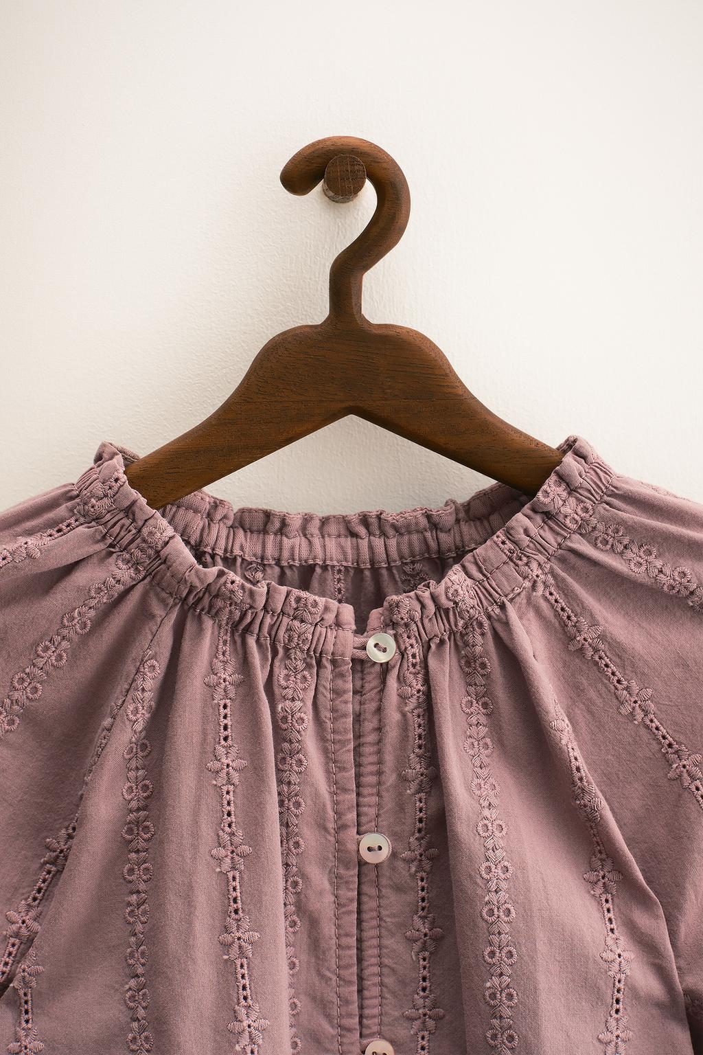 ZARA TIMELESS — БЛУЗА СО ШВЕЙЦАРСКОЙ ВЫШИВКОЙ