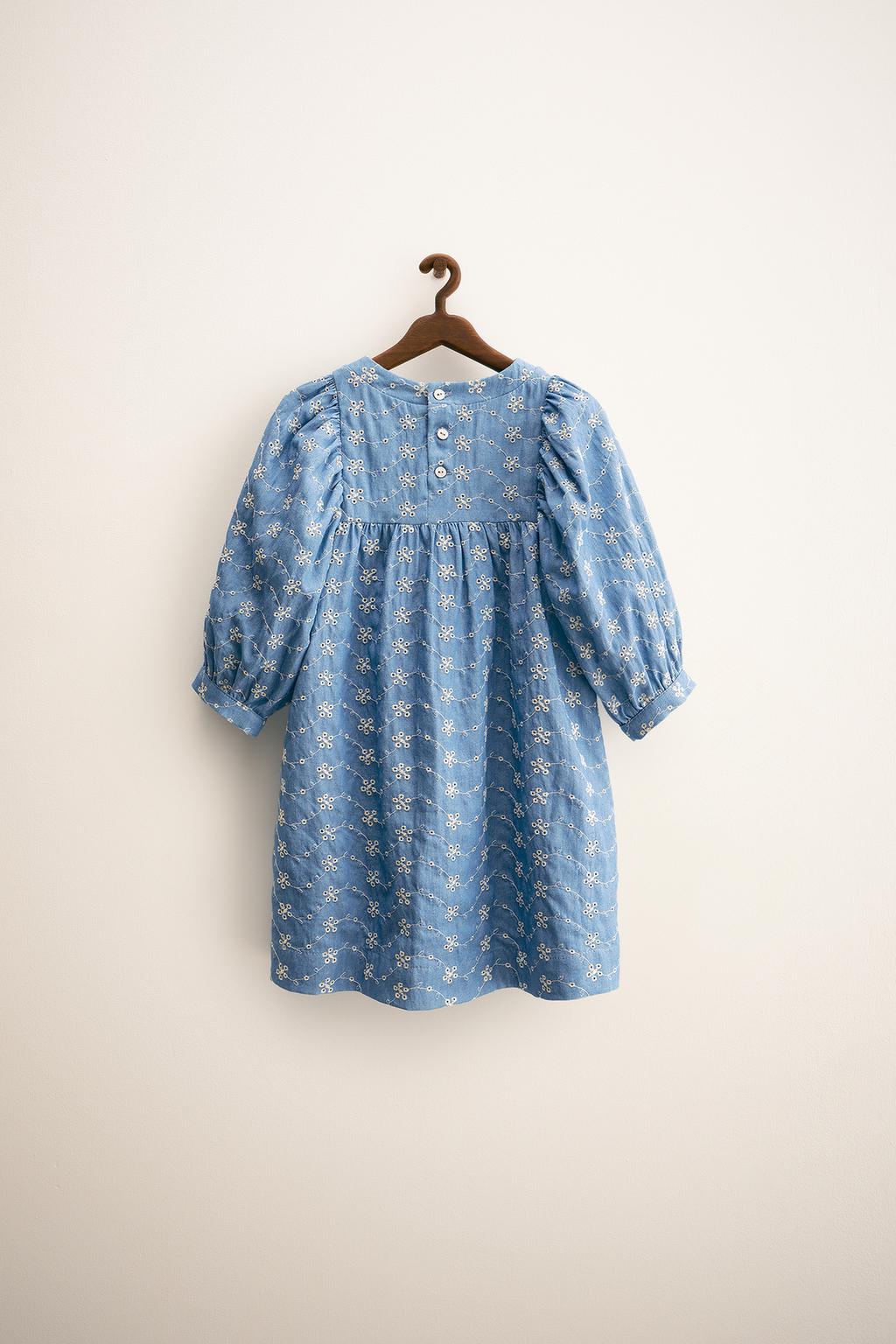 ZARA TIMELESS — ПЛАТЬЕ С ВЫШИВКОЙ В ВИДЕ ЦВЕТОВ