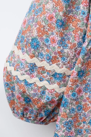 Платье с цветочным принтом и волнистой отделкой- Заказать в России