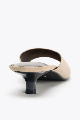 Замшевые босоножки на среднем каблуке- Заказать в России