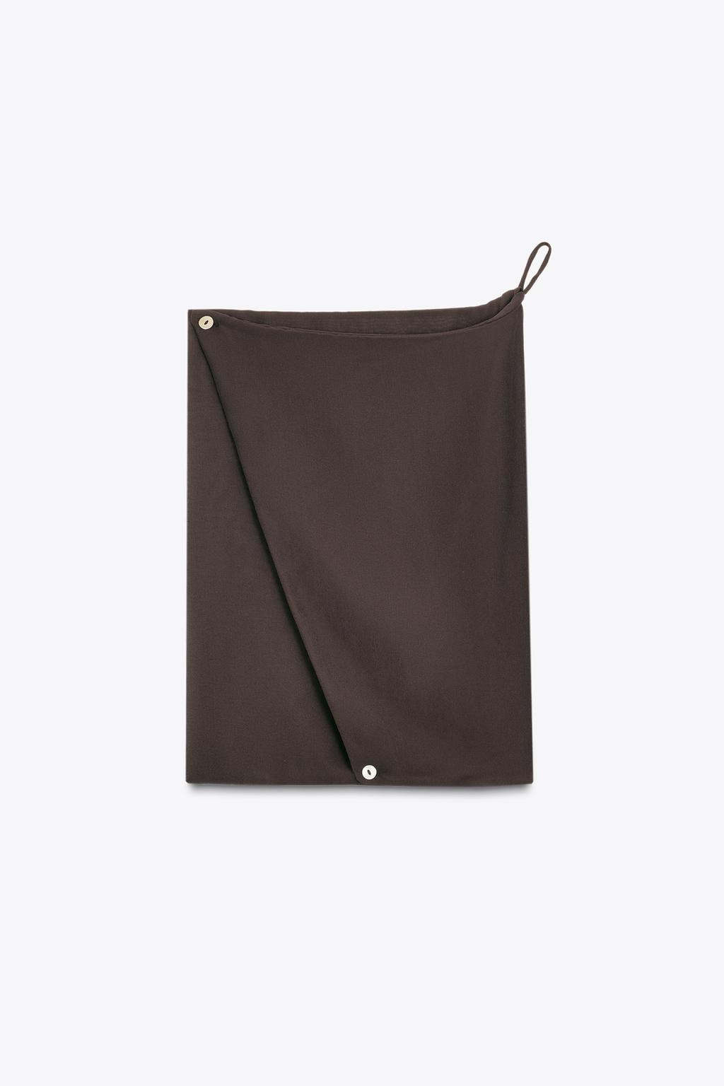 ДЛИННОЕ ПЛАТЬЕ БЕЗ БРЕТЕЛЕЙ СО СБОРКАМИ LIMITED EDITION