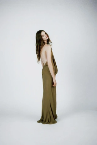 Длинное платье халтер с драпировкой — LIMITED EDITION- Заказать в России