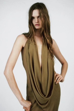 Длинное платье халтер с драпировкой — LIMITED EDITION- Заказать в России