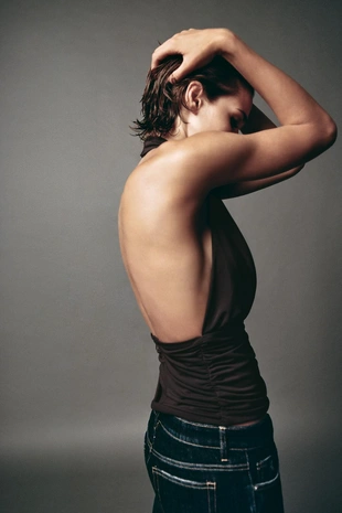 Топ с горловиной халтер и драпировкой- Заказать в России