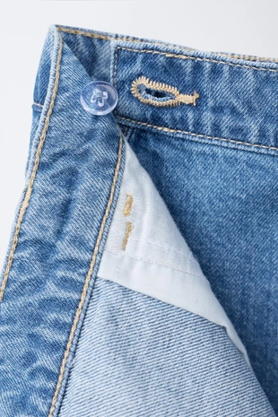 Джинсовая юбка-шорты с высокой посадкой и пуговицей в форме сердца- Заказать в России