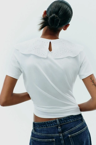 Футболка с круглым вышитым воротником- Заказать в России