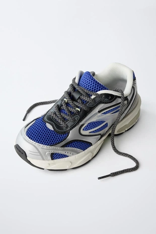 Спортивные кроссовки из сетчатой ткани