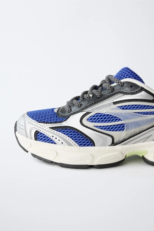 Спортивные кроссовки из сетчатой ткани