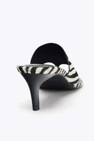 Сандалии из кожи с животным принтом- Заказать в России